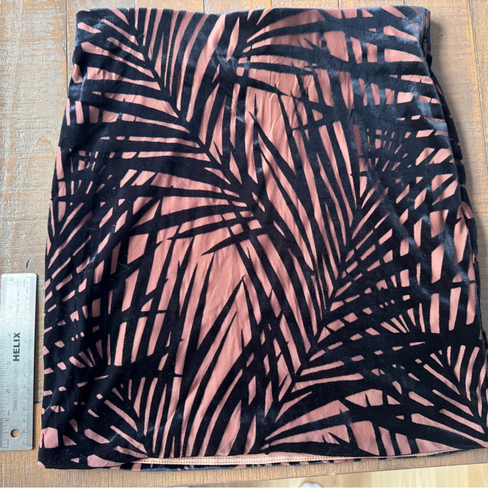 Timing Black and Brown Palm Print Skirt